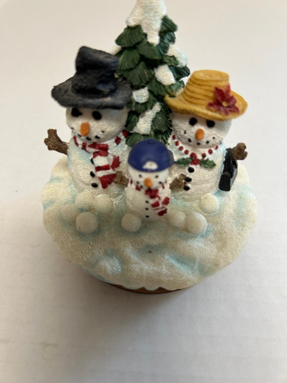 Yankee Candle Snowman Family Figurine - White, Green, Black, Yellow, Blue